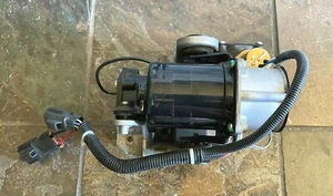 2005-12 RANGE ROVER LR3 LR4 AIR SUSPENSION COMPRESSOR PUMP RQU500064 GENUINE OEM - Foto 1 di 8