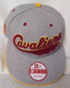 VINTAGE NEW ERA CLEVELAND CAVALIERS DRUCKKNOPFLASCHE MÜTZE. REG $ 31,99 - Bild 1 von 6