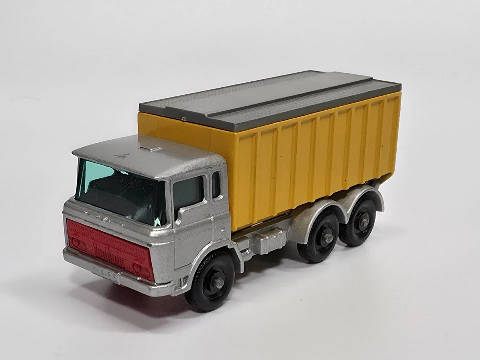 Matchbox Lesney No. 47 DAF Tipper Container Truck - Image 1 of 4
