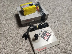 Nintendo NES Bundle Advantage Controller Power AV Cable Lockout Free Tested