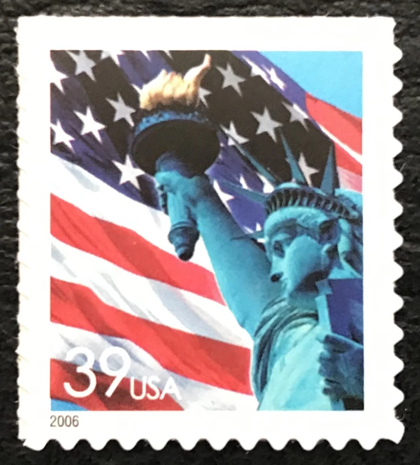2006 Scott #3978 - 39¢ - STATUE OF LIBERTY AND FLAG - Single Stamp - Mint NH - Image 1 of 1