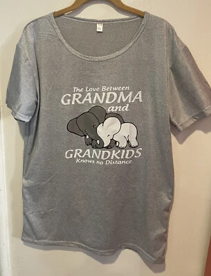Camisa ELEFANTE gris The Love Between GRANDMA and GRANDKIDS 2x Foto 1 de 3