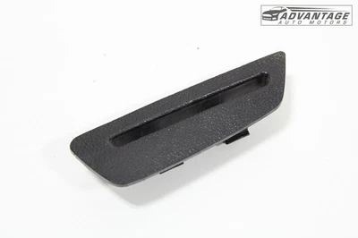 2018-2019 CHEVROLET SILVERADO 2500 HD FRONT LEFT SIDE SEAT BELT TRIM BEZEL OEM - Image 1 of 4