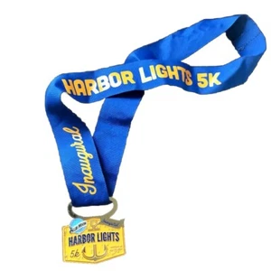 Medalla de carrera Harbor Lights 2014 inaugural de 5 k maratón fin de semana Norfolk Virginia VA - Imagen 1 de 8