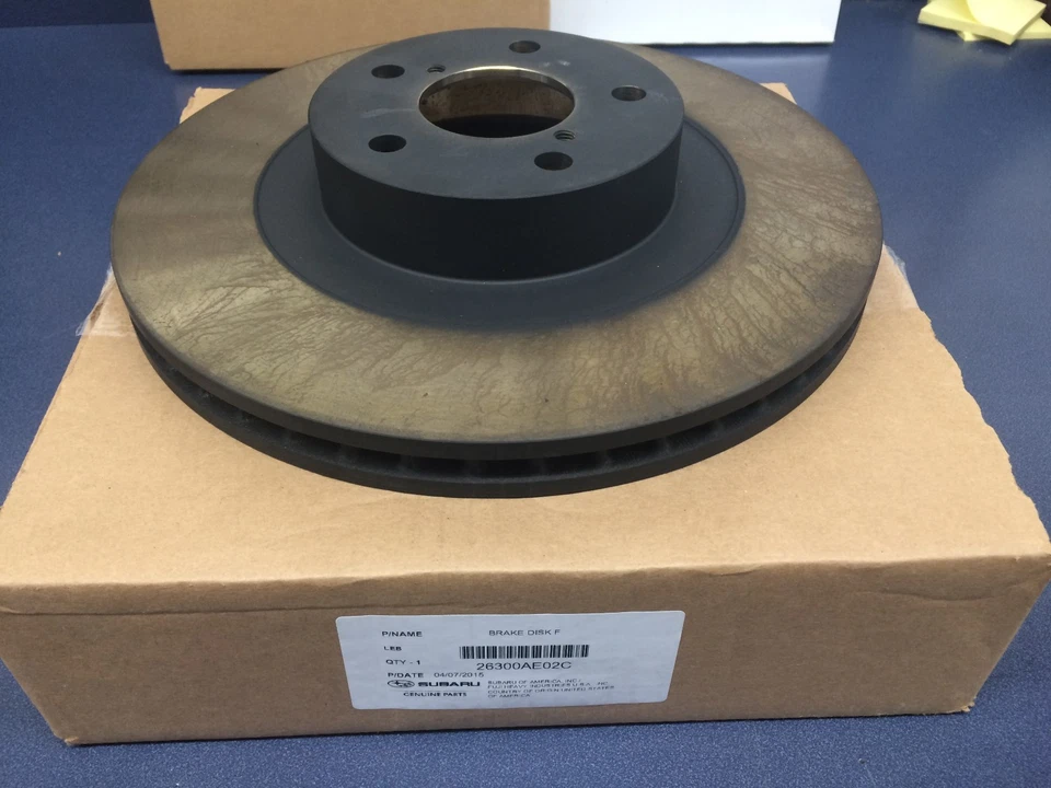 Оригинальный ротор переднего тормоза SUBARU 2001-2005 Legacy & Outback Baja 26300AE02C от оригинального производителя - Изображение 1 из 2