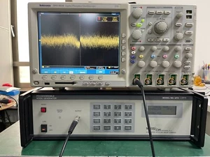 NOISECOM UFX7110 GENERATORE DI RUMORE PROGRAMMABILE UFX7110, 100 Hz - 1,5 GHz - Foto 1 di 12