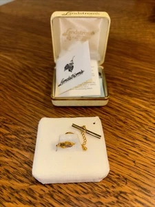 Vintage Landstroms Black Hills Gold Leaf Tie Tac Pin 10k Yellow Rose Green Gold - Picture 1 of 9