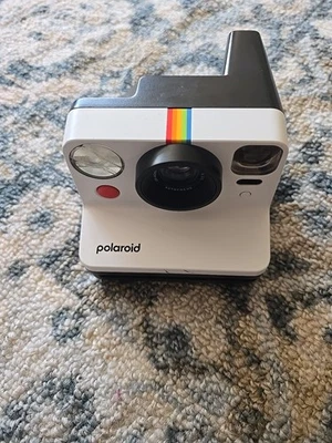 Polaroid Now Generation 2 (PRD009072) Instant Camera - White CAMERA ONLY - Image 1 of 4