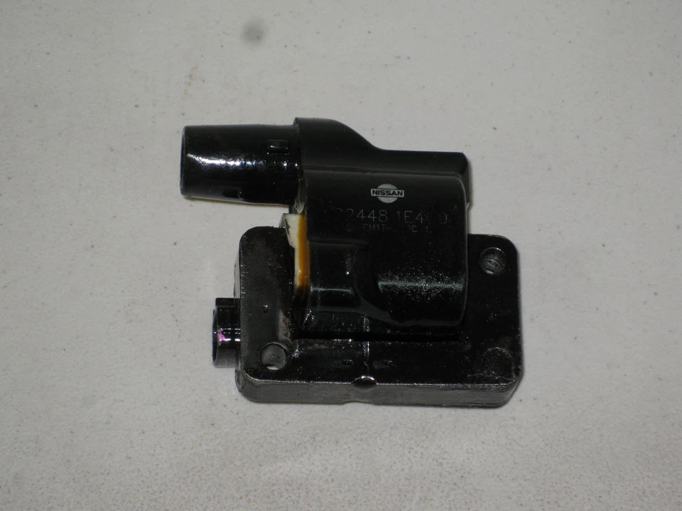 91 92 93 94 Nissan NX Sentra 1.6L 95 96 Altima 2.4L Ignition Coil OEM Factory - Image 1 of 1