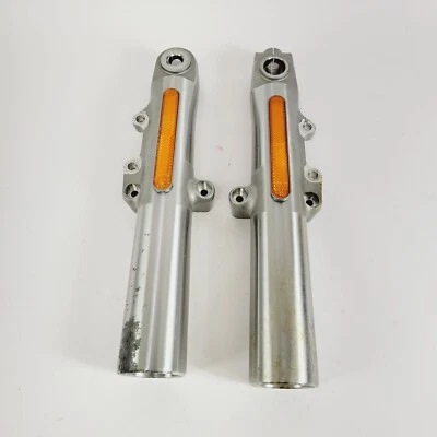 Harley Davidson 14-23 Tri-Glide Direita Esquerda Frente Inferior Garfo Perna Sliders OEM - Imagem 1 de 4