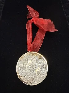 Towle Silversmiths 1978 Christmas Silver Medallion 8th in a Series, Eight Maids - Picture 1 of 4