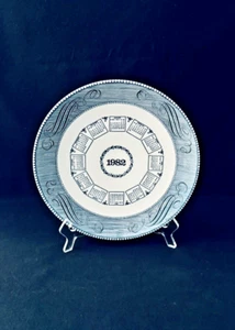 Royal China-Jeannette Blue and White Currier & Ives 1982 10" Calendar Plate - Picture 1 of 9