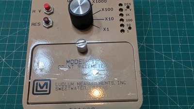 1x Tuerca tapa compartimento batería para LUDLUM Mdl: 3, 12, 14C, 2241 y similares Foto 1 de 2