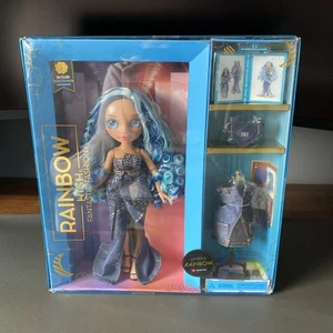 Rainbow High Fantastic FASHION DRESS UP DOLL SKYLER BRADSHAW - geöffnet nicht benutzt - Bild 1 von 6
