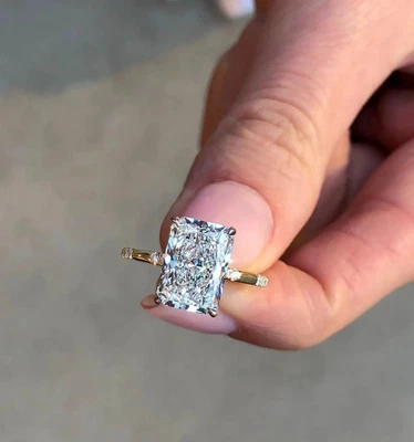 3.20 Ct Radiant-Cut EF/VS1 Lab Grown Diamond Engagement Ring 14k Yellow Gold - Image 1 of 4