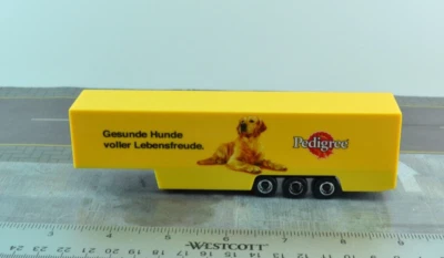 Herpa 3 Axle Trailer  for Tractor Trucks PEDIGREE Dog Yellow 1:87 HO Scale - Image 1 of 3