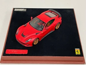 1/43 AB Modelli Ferrari F12 Novitec Rosa in Rosso Opaco Rossa Personalizzata Base in Pelle 1 - Foto 1 di 6