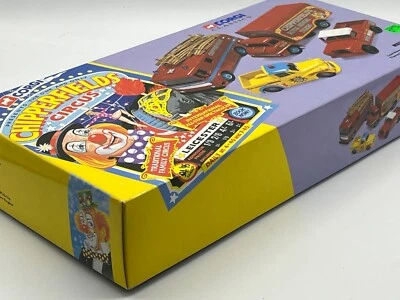 Corgi Classics 31703 CHIPPERFIELDS CIRCUS VAN SET Land Rover, Morris, AEC Thames - Image 1 of 4