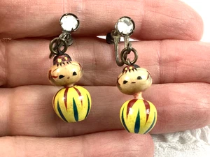 1950s KOKESHI DOLL Earrings Screw Back Dangle Hand Painted Wood, Rhinestones VTG - Picture 1 of 5