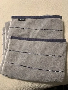 1/ DKNY Oversized Bath Towel Blue/ Gray/white 25”x50” - Picture 1 of 15