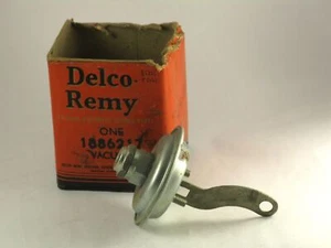 1942-1947 Packard 110 Clipper NOS 6cyl distributor vacuum 1886217 - Picture 1 of 3