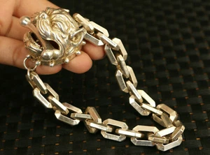 Raro Chino Plata Miao ANTIGUO Tallado a Mano Cabeza de Perro Estatua Pulsera Regalo - Imagen 1 de 7