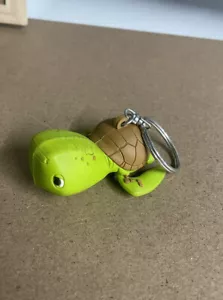 Disney Series 4 Mystery Figural Keychain CRUSH Turtle Finding Nemo - Picture 1 of 4