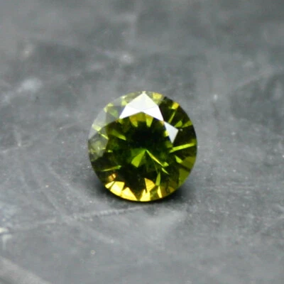 PAKISTANI DEMANTOID 0.72 carats Well Saturated Green Transparent Jardin Good Cut - Image 1 of 4