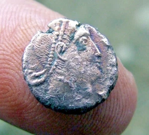 Fine AE4 Votive coin of CONSTANS. Probably Constantinople mint, circa. 345 AD - Bild 1 von 2