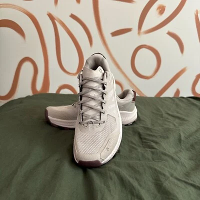 Tênis de caminhada feminino Katabatic LT baixo GTX impermeável tamanho 9.5 - Imagem 1 de 4