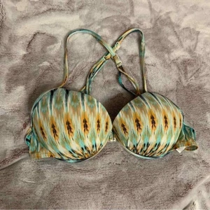 Skye Push Up Bikini Oberteil Damen Medium grün gekreuzte Rücken Träger gepolstert Badeanzug - Bild 1 von 3