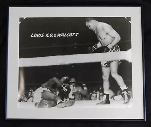 Joe Louis K.O.'S Jersey Joe Walcott Unsigned 16x20 B&W Photo - 20x24 Framed - Picture 1 of 3