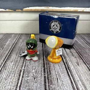 Marvin the Martian Telescope Salt & Pepper Shakers Looney Tunes Warner With Box - Picture 1 of 9