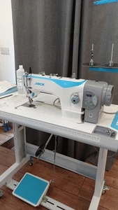 Jack H2 Direct Drive Industrial Walking Foot Sewing Machine Complete on Bench - Picture 1 of 14