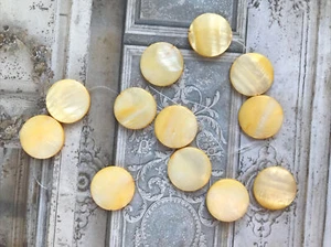 12 Mother of Pearl MOP Shell Circle Disc Beads Charms 20mm Yellow Jewellery - Picture 1 of 11