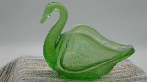 Green Opalescent Dugan Diamond Signed Swan HTF !!! - Picture 1 of 6