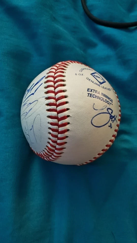 Baltimore Orioles 2009 entrenamiento de primavera firmado béisbol (Scott, Ray, Wiggington) Foto 1 de 4