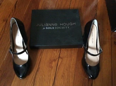 Women's Julianne Hough Sole Society black patent leather heel shoes size 8.5 - Image 1 of 4