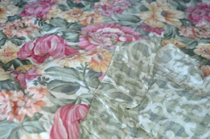FLORAL COMFORTER & 2 PILLOWCASES Ruffled Edge 2 SIDE FULL QUEEN 80x84"  COTTAGE - Picture 1 of 9