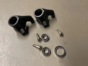 Mugen 1/8 Buggy Aluminum Rear Uprights - Picture 1 of 4