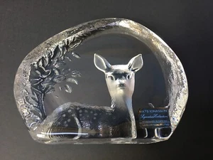 Mats Jonasson Signed Lead Crystal Swedish Art Glass Paperweight ~ Baby Fawn/Deer - Picture 1 of 5