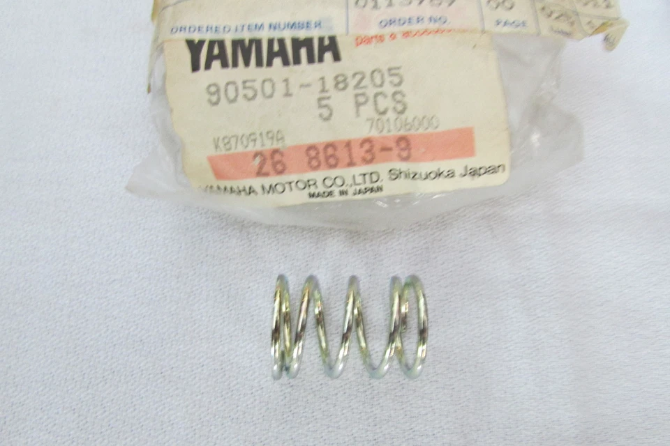 NOS YAMAHA 侧盖弹簧 TX XS 650 74 75 77 78 79 80 90501-18205-00 — 第 1/1 张图片