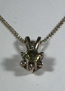 14K Yellow Gold Peridot and Diamond Pendant On A 14K Yellow Gold Chain. - Picture 1 of 3
