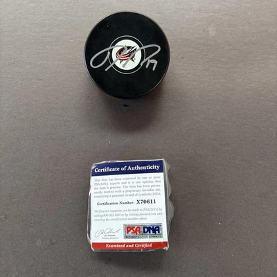 Disco con logotipo de chaquetas azules firmadas autografiadas por Ryan Johansen - PSA Foto 1 de 4