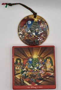Vintage Disney Store Christmas Disc Ornament Christmas at Our House 1995 USA Box - Bild 1 von 10