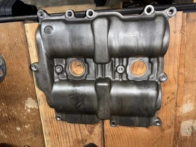 Крышка клапана двигателя Subaru Crossterk, Impreza, Forester LH - 13279AA360 - Изображение 1 из 4