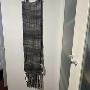 Wrap London Long Grey Wool 60% Mix Scarf Nwt Women Ladies - Picture 1 of 6