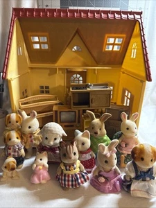 Calico Critters Landhaus Haus Sylvanian Familien Möbel Zubehör - Bild 1 von 18