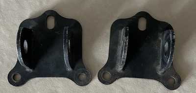 Soportes de motor sólidos Chevrolet de bloque pequeño de colección Foto 1 de 2