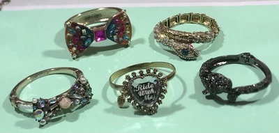 Lote de 5 pulseras Betsey Johnson Foto 1 de 4